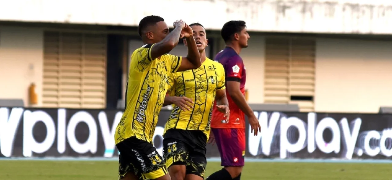 Alianza Petrolera se quedó con los 3 puntos en casa. / Foto: Vizzorimage.