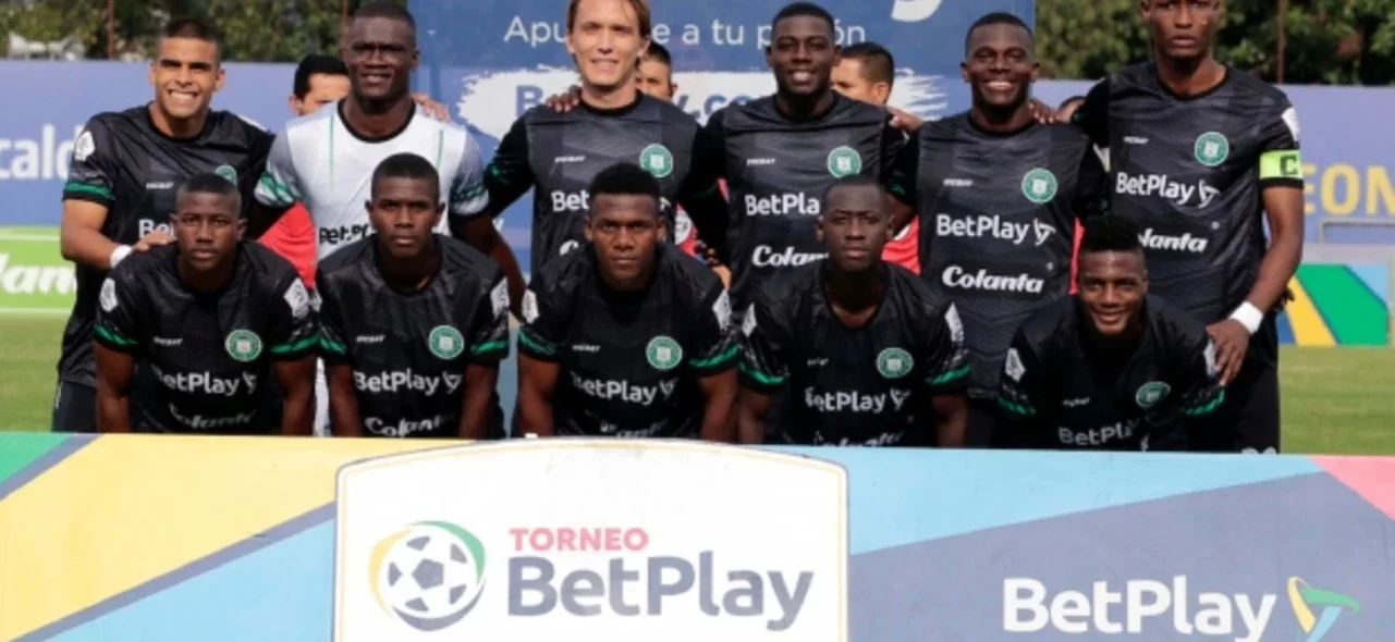 Valledupar busca quedarse con los 3 puntos ante Leones. / Foto: VizzorImage - Donaldo Zuluaga