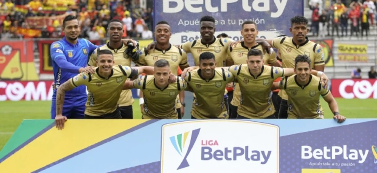 Águilas Doradas por poco abre el marcador ante Envigado. / Foto: Vizzorimage.