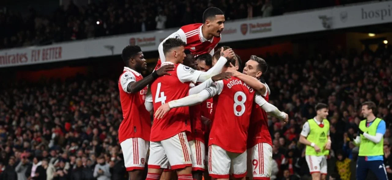 Arsenal, líder de la Premier League / AFP