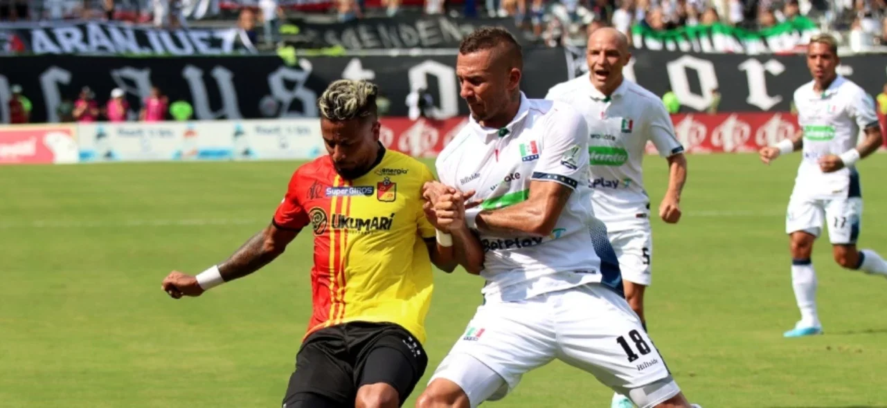 Clásico Once Caldas vs Pereira - VizzorImage