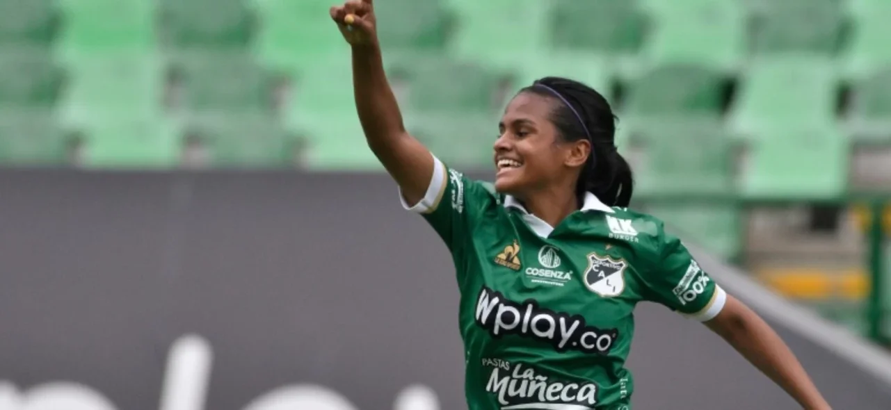 Michelle Daniela Vásquez celebra el gol del triunfo - VizzorImage / Gabriel Aponte
