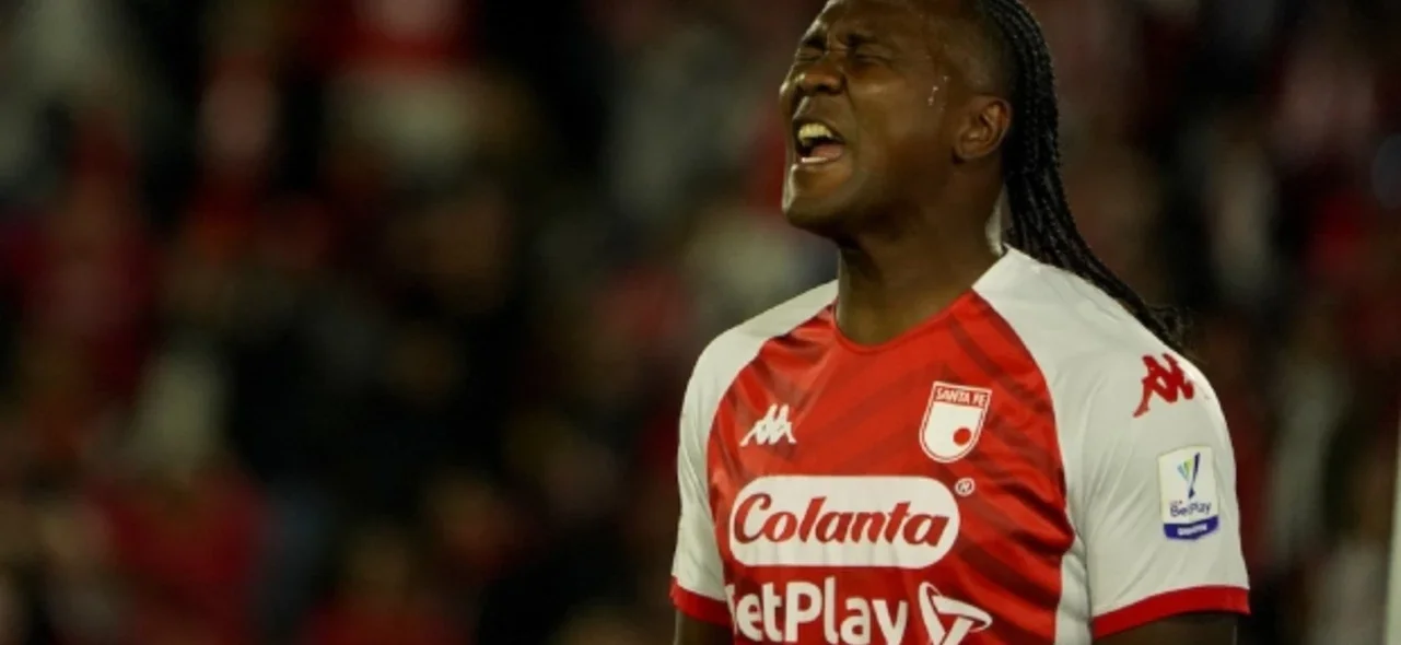Así fue el primer gol de Hugo Rodallega con la camiseta de Santa Fe. / Foto: VizzorImage - Andres Rot