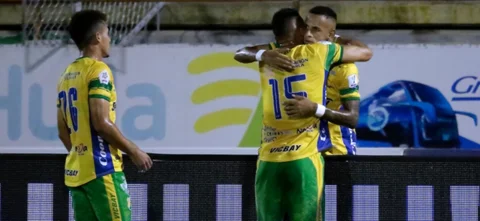 Huila es último en la tabla de posiciones | Foto: VizzorImage / Sergio Reyes