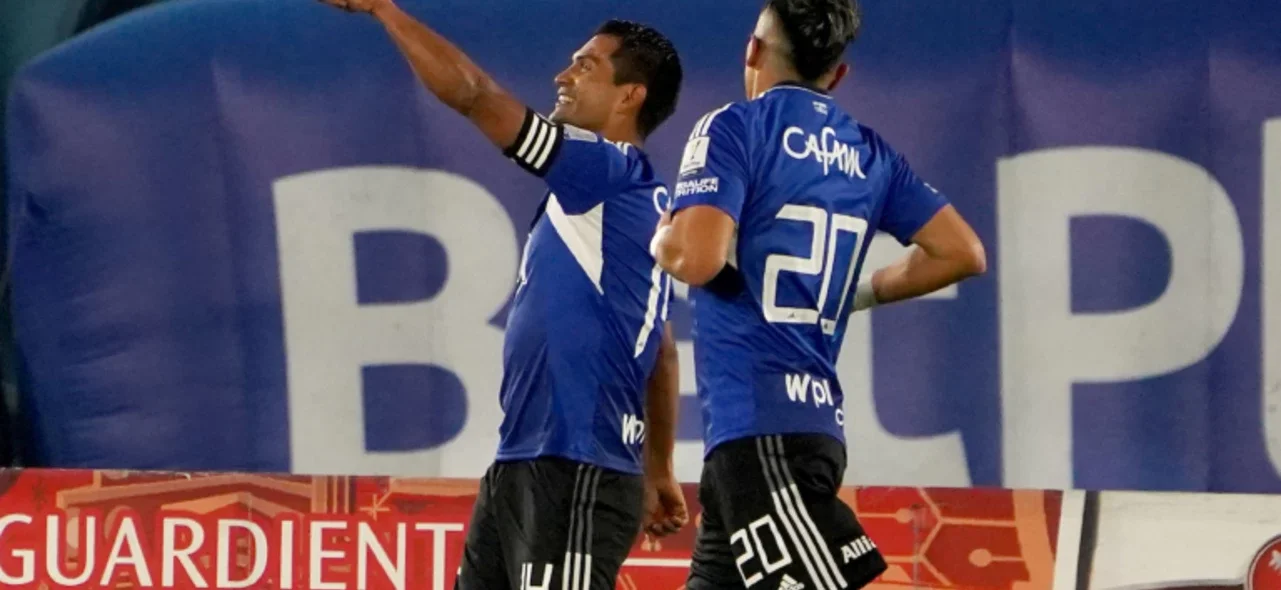 David Silva y Fernando Uribe celebran el primer gol - VizzorImage / Andres Rot