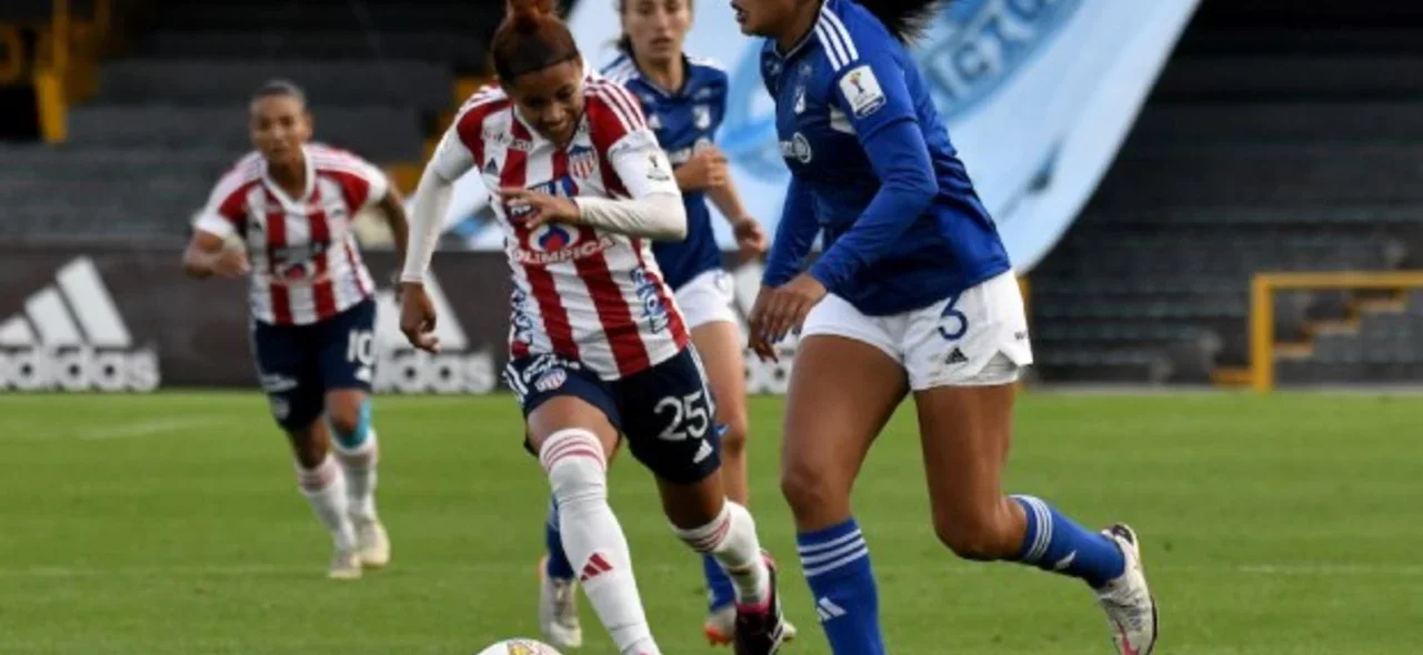 Millonarios y Junior, en la Liga Femenina | Foto: VizzorImage / Luis Ramirez