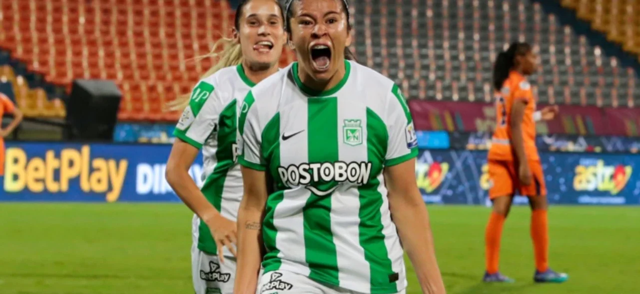 Laura Aguirre celebra su gol con Nacional - VizzorImage / Donaldo Zuluaga