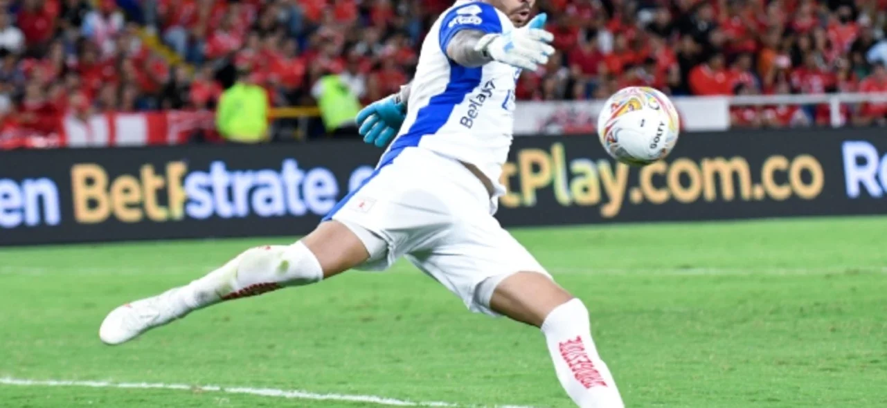 Diego Novoa mantiene el arco en ceros en América vs. Alianza. / Foto: VizzorImage - Oswaldo Paez