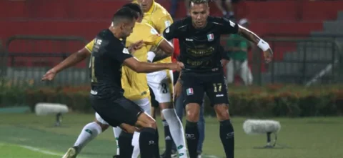 Once Caldas venció a Bucaramanga | Foto: VizzorImage / Jaime Moreno