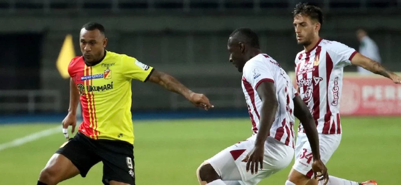 Pereira empató frente a Tolima | Foto: VizzorImage / Pablo Bohorquez