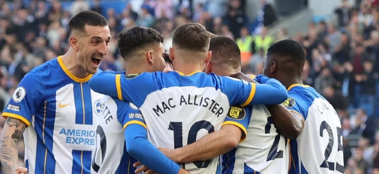 Brighton - Foto: @OfficialBHAFC