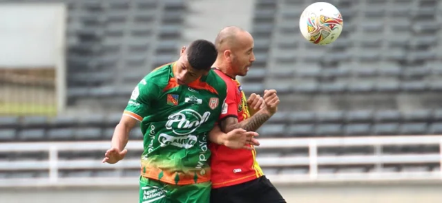 Pereira repartió puntos con Envigado con un empate 0-0. / Foto: Vizzorimage.