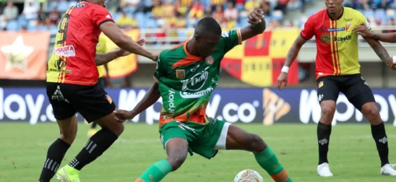 Pereira repartió puntos contra Envigado. / Foto: VizzorImage - Pablo Bohórquez.
