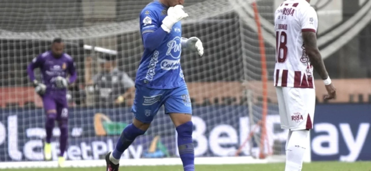 Joan Parra fue el autor de uno de los goles de Envigado vs. Tolima. / Foto: Vizzorimage.