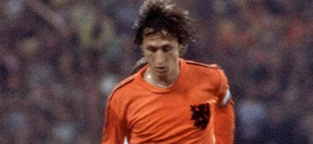 Johan Cruyff, el equilibrio entre el orden y la elegancia / AFP