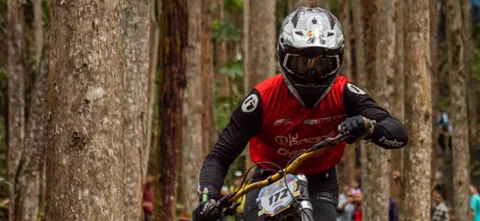 Juan Fernando Vélez en el Downhill de las Flores. / Foto: Andrés Jaramillo