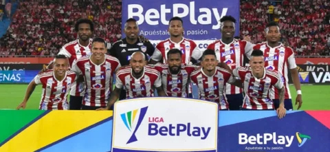 Junior buscó ampliar la diferencia contra Cali. / Foto: Vizzorimage.