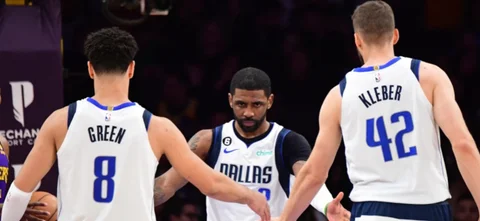 Dallas Mavericks con Kyrie Irving -AFP