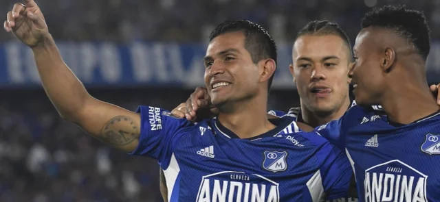 Millonarios y la visita previa a la victoria contra América de cali. / Foto: VizzorImage - Luis Ramirez