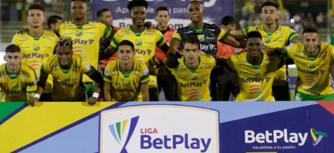 Opción de gol de Huila ante Millonarios. / Foto: Vizzorimage.