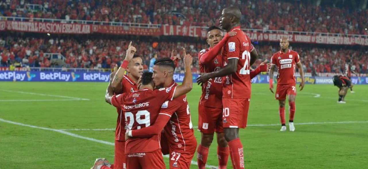 América se quedó con la victoria en el tiempo de adición | Foto: VizzorImage / Gabriel Aponte