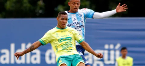 En el compromiso fueron dos expulsados para la visita - VizzorImage / Andres Alvarez