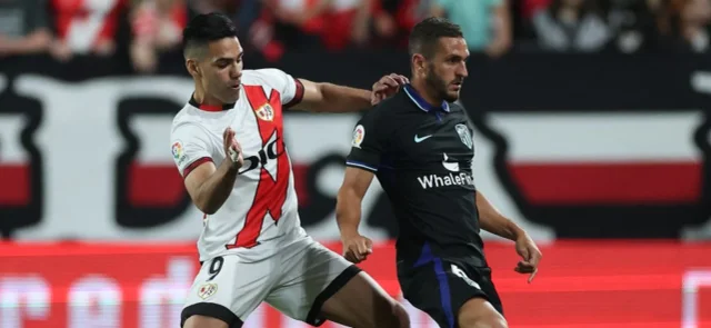 Atlético de Madrid se impuso 1-2 en su visita a Rayo Vallecano / AFP