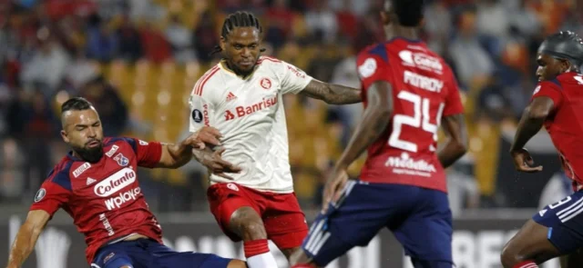 Medellín empató 1-1 con Inter de Porto Alegre en el Atanasio. / Foto: AFP.