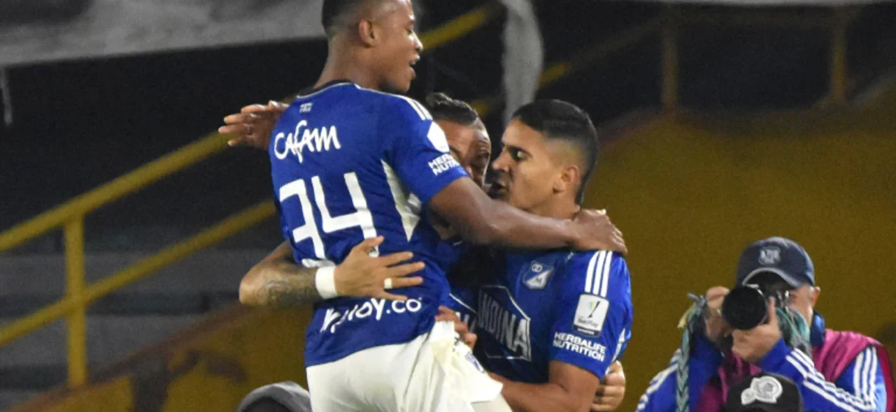Celebración entre Óscar Cortés, Leonardo Castro y Daniel Cataño - VizzorImage / Felipe Caicedo