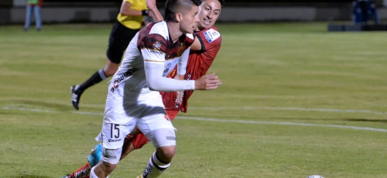 Patriotas desperdició un penal a favor - VizzorImage / Macgiver Baron