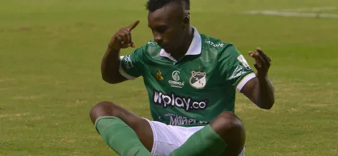 Kevin Velasco celebra su doblete ante Junior - VizzorImage / Gabriel Aponte