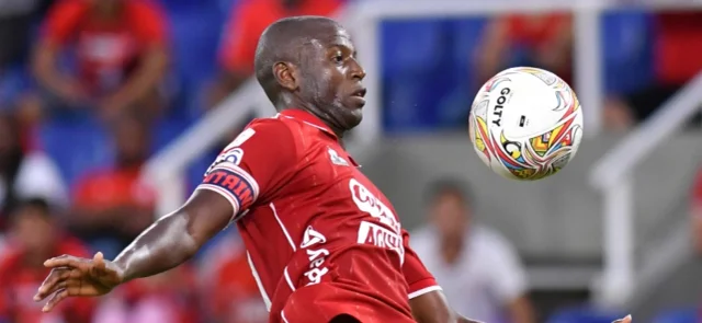 Adrián Ramos. Foto: VizzorImage / Nelson Rios