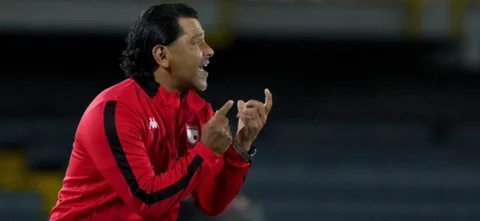 Gerardo Bedoya técnico del Santa Fe - VizzorImage / Andres Rot