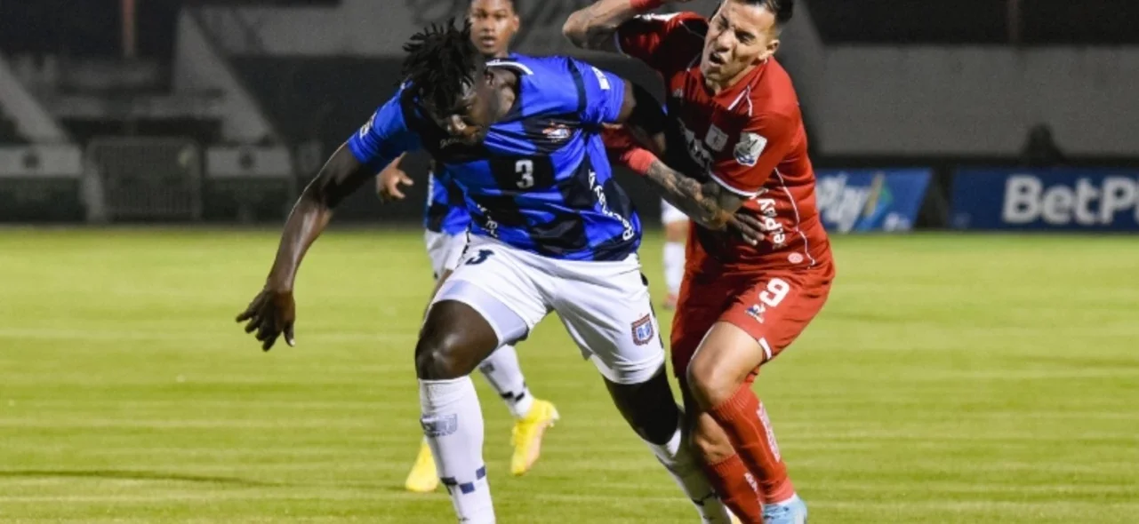 Empate entre Boyacá Chicó y América -VizzorImage / Macgiver Baron / Edward Leguizamon