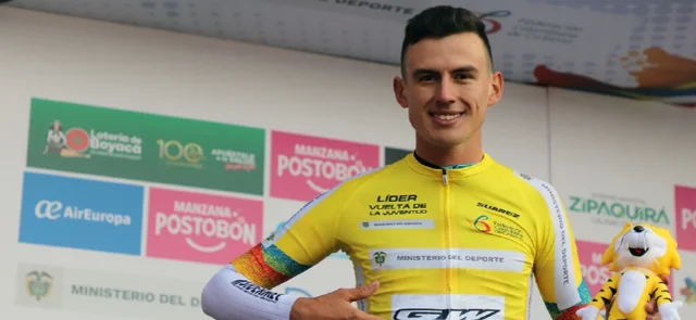 Germán Gómez se quedó con el primer lugar en la etapa 2 de la Vuelta de la Juventud. / Foto: Fedeciclismo.