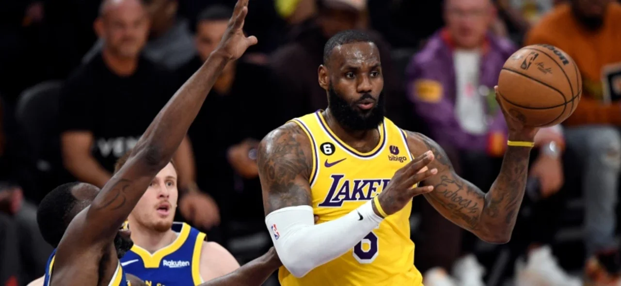 Triunfo de los Lakers sobre los Warrios - AFP