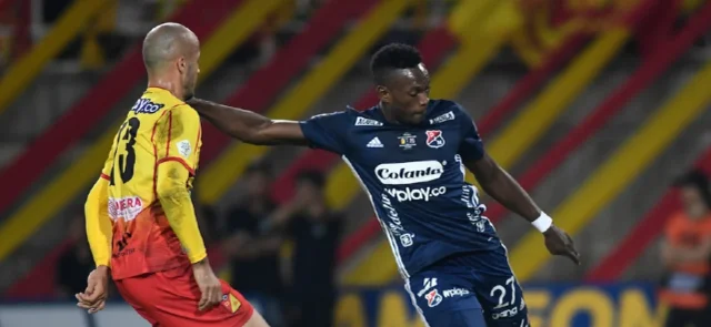 Medellín busca ampliar sus partidos ganados contra Pereira en la Liga BetPlay. / Foto: Vizzorimage.