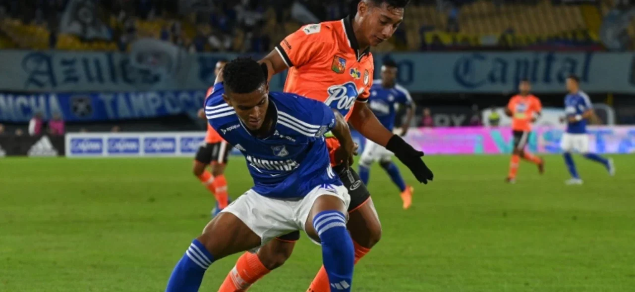 Empate a un gol entre Millonarios y Envigado -: VizzorImage / Samuel Norato