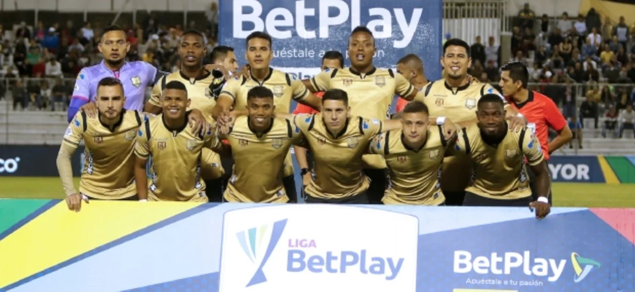 Mira el penal que no cobró Águilas Doradas. / Foto: Vizzorimage.