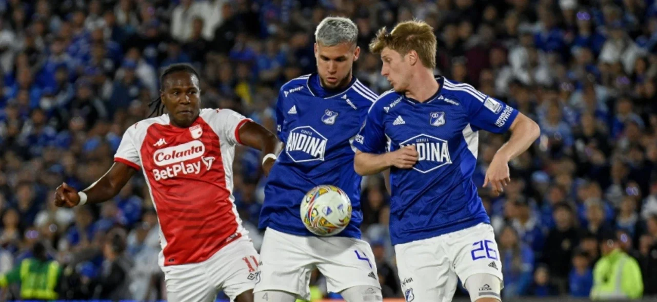 Millonarios derrotó a Santa Fe. Foto: VizzorImage / Samuel Norato