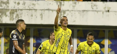 Alianza Petrolera apabulló a Águilas Doradas con un marcador 5-3. / Foto: VizzorImage - Jose David Martinez