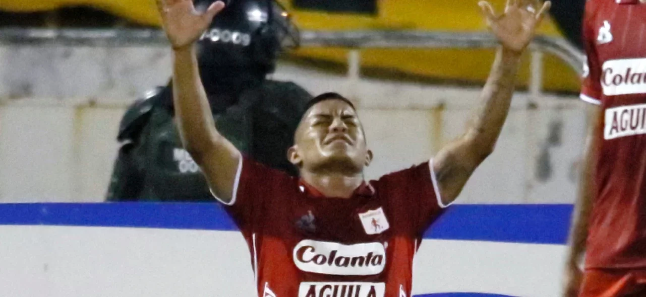 Cristián Barrios suma cinco goles como americano - VizzorImage / Sergio Reyes