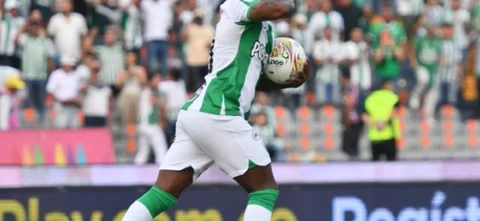 Triunfo de Nacional sobre Boyacá Chicó | Foto: VizzorImage / Luis Benavides