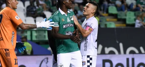 Germán Mera (verde) discutiendo con Frank Lozano - VizzorImage / Oswaldo Lopez