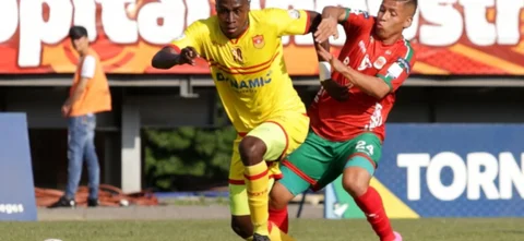 Bogotá y Cortuluá no se hicieron daño en Yumbo - VizzorImage / Samir Rojas