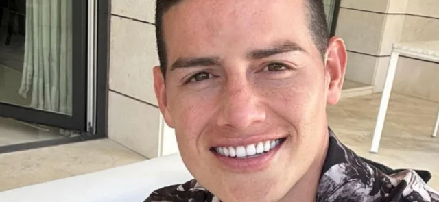 Ella es la mujer con la que aparece James Rodríguez en evento. / Foto: Instagram James Rodríguez.