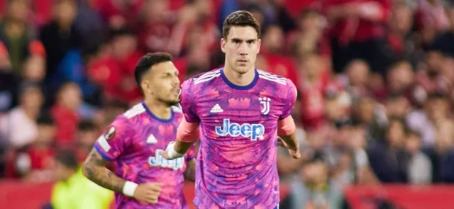 Juventus, sancionado con 10 puntos / AFP