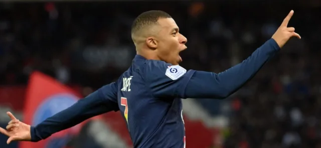 Kylian Mbappé marcó doblete en triunfo de PSG./ Foto: AFP