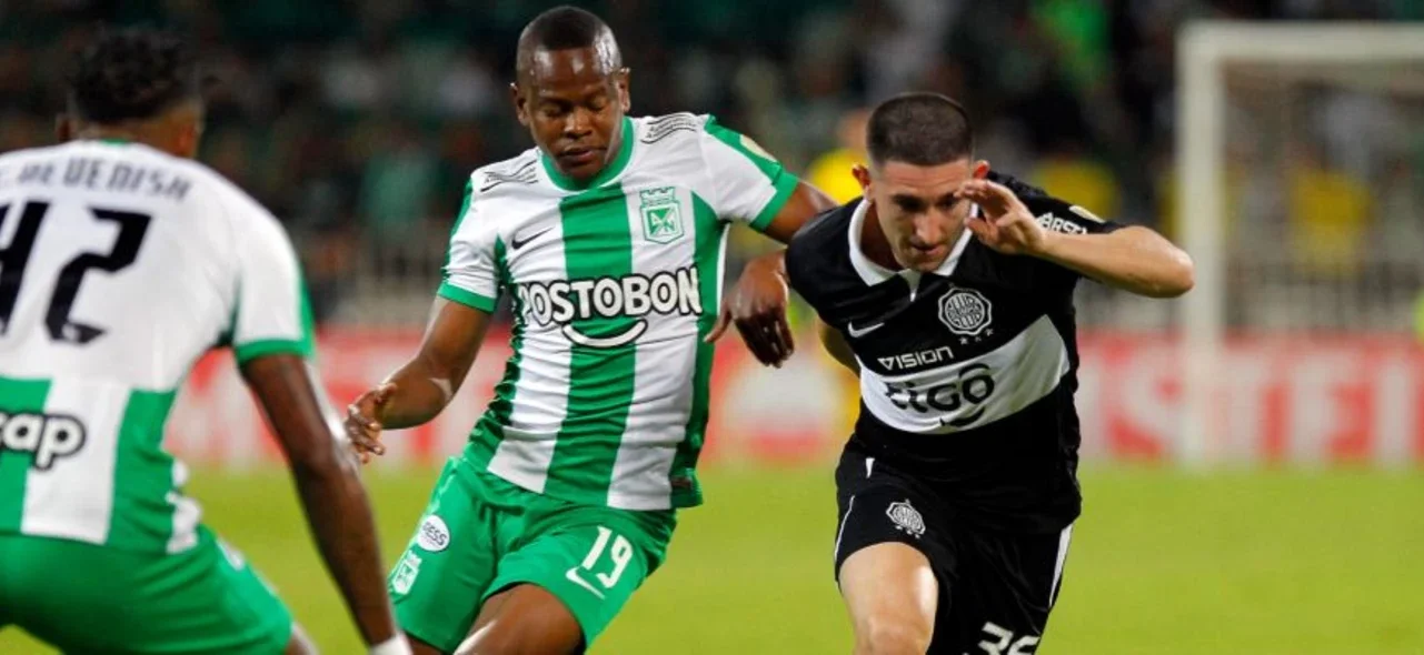 Nacional sigue líder del grupo H / AFP