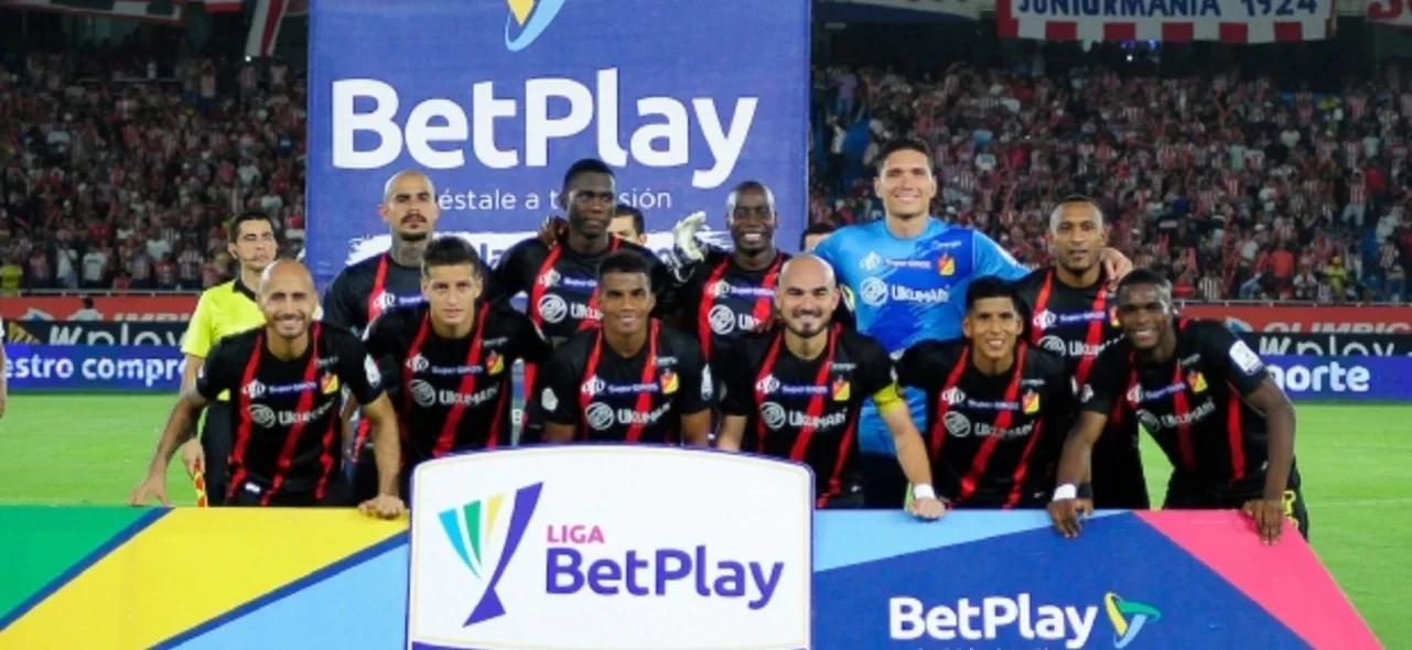 Pereira buscó abrir el marcador ante Junior. / Foto: Vizzorimage.